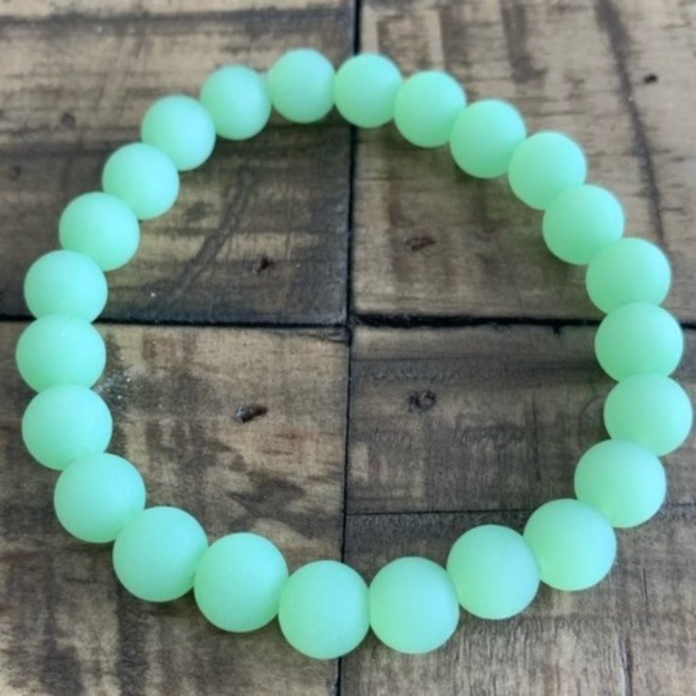 8mm Seafoam Green Glass Bead Bracelet - Picture 1 of 3
